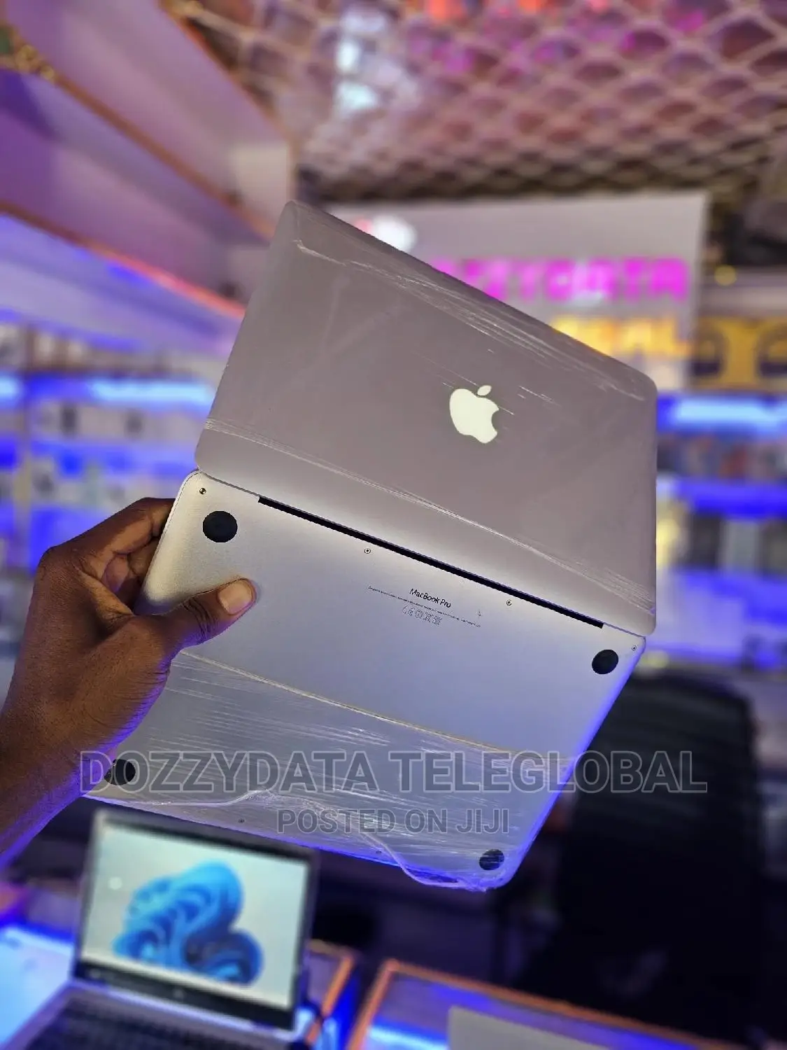 Laptop Apple MacBook Pro 8GB Intel Core I5 SSD 256GB
