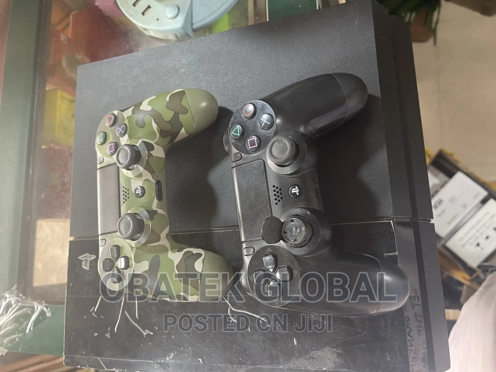 Hacked PS4 With Two Controllers
