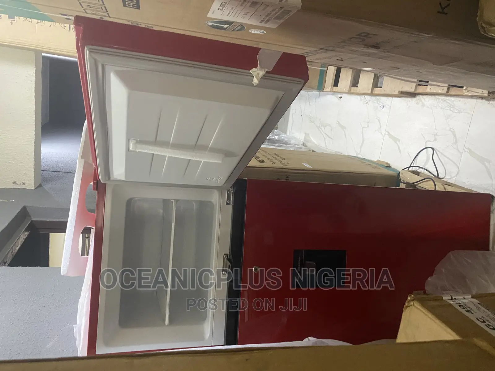 Hisense Refrigerator With Water Dispenser 204litres