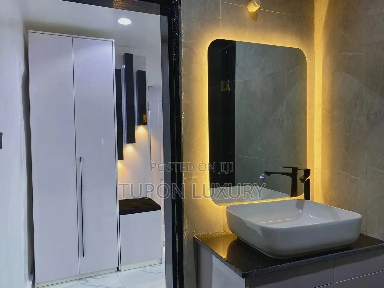 Clean Luxury 1 Bedroom Apartment.
