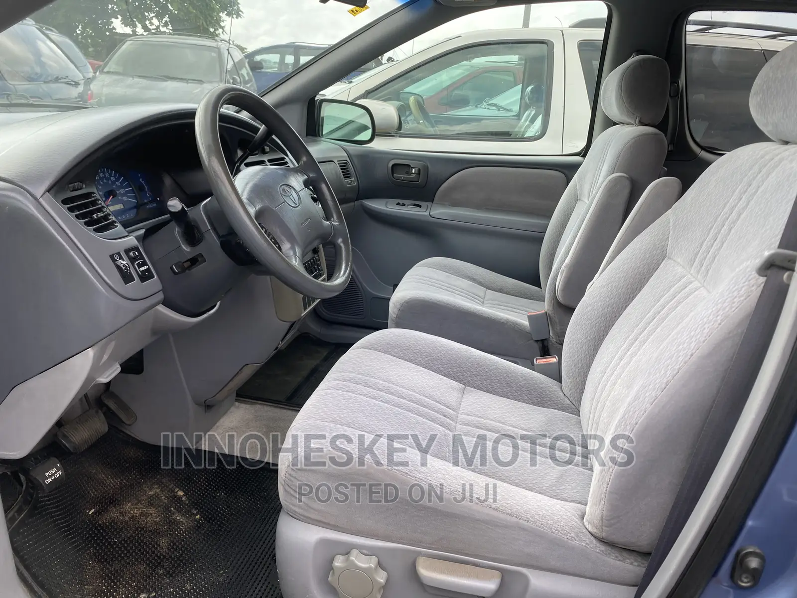 Toyota Sienna LE 2001 Blue