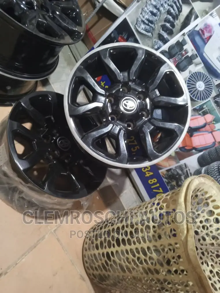 High Quality Certified Upgrade Alloyed Rims for Hilux 2023