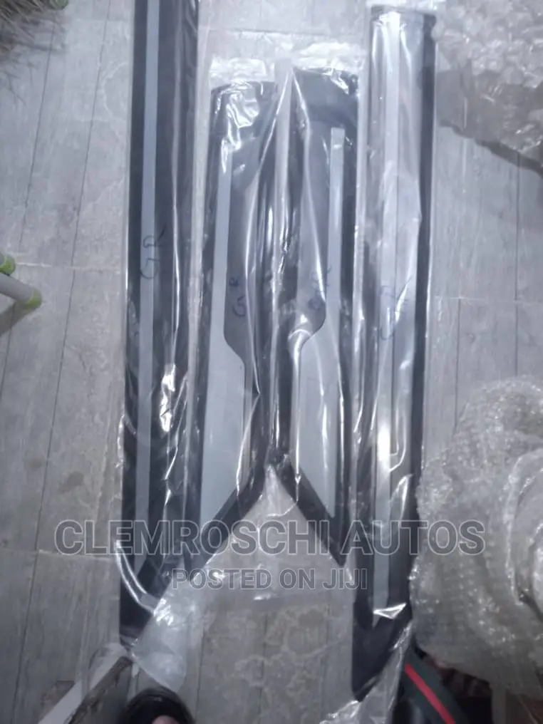 High Quality Certified New Door Chrome for Hilux GR 2023/024