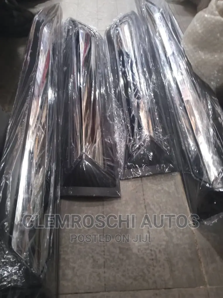 High Quality Certified Side Door Door Chrome Hilux 2022