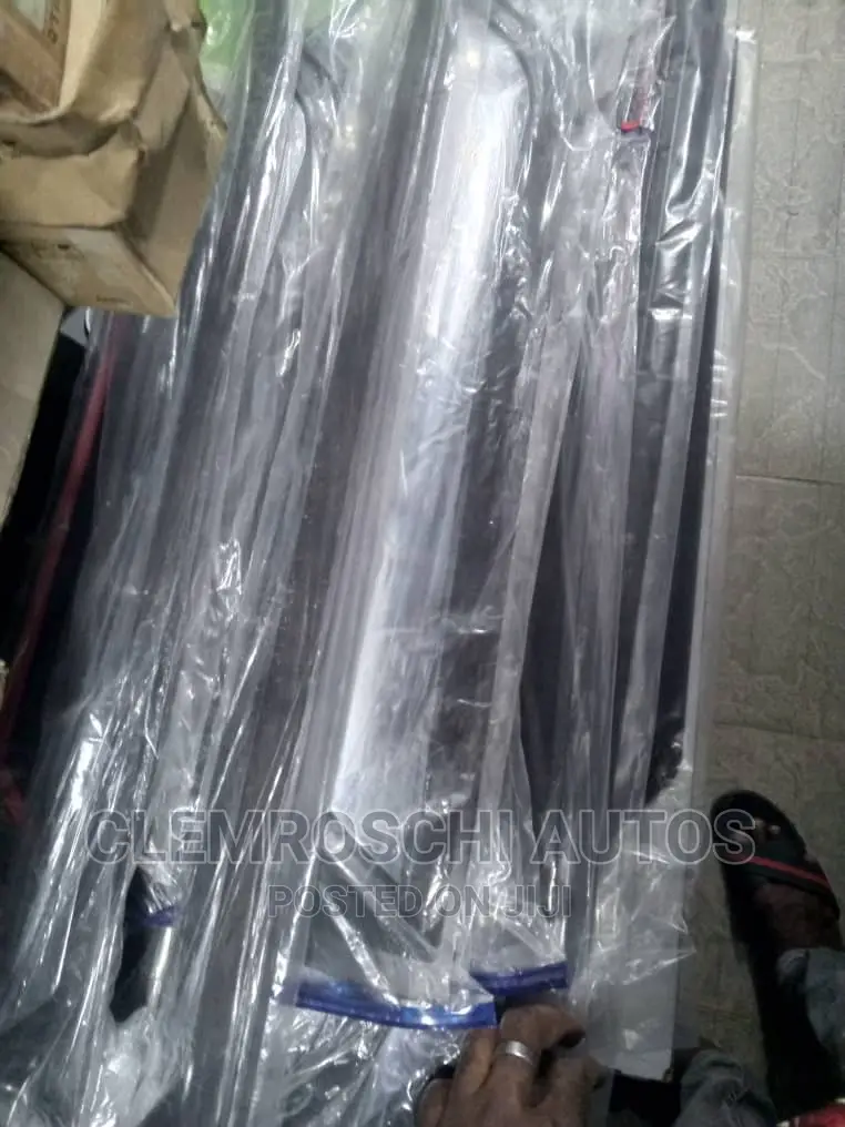 High Quality Certified Side Door Door Chrome Hilux 2022