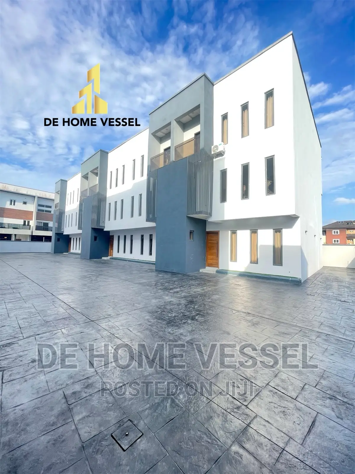 5bdrm Townhouse/Terrace in Ikate for Sale