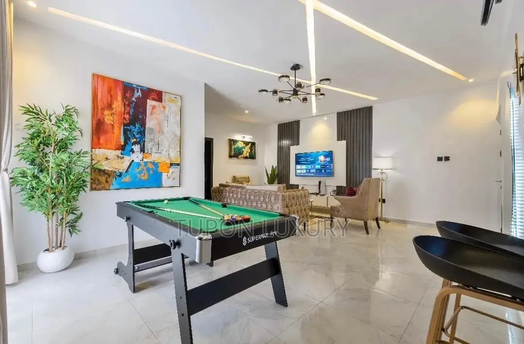 Two Bedroom Apartment With Snooker and Ps5 in Lekki Phase 1