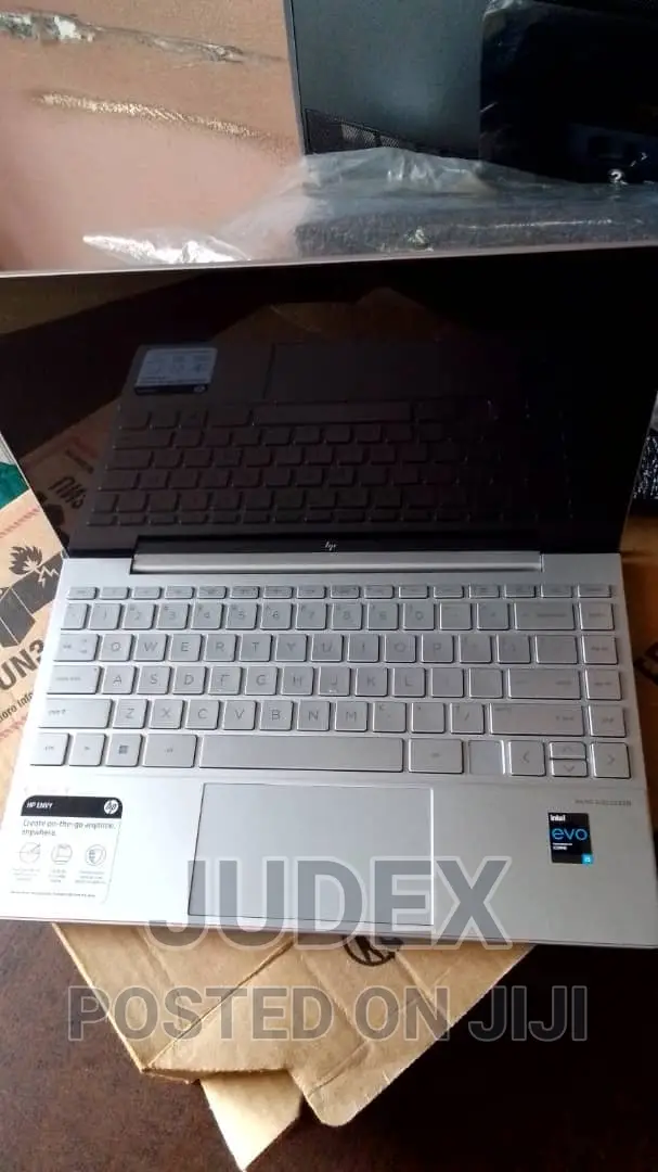 New Laptop HP Envy 14 8GB Intel Core I5 SSD 512GB