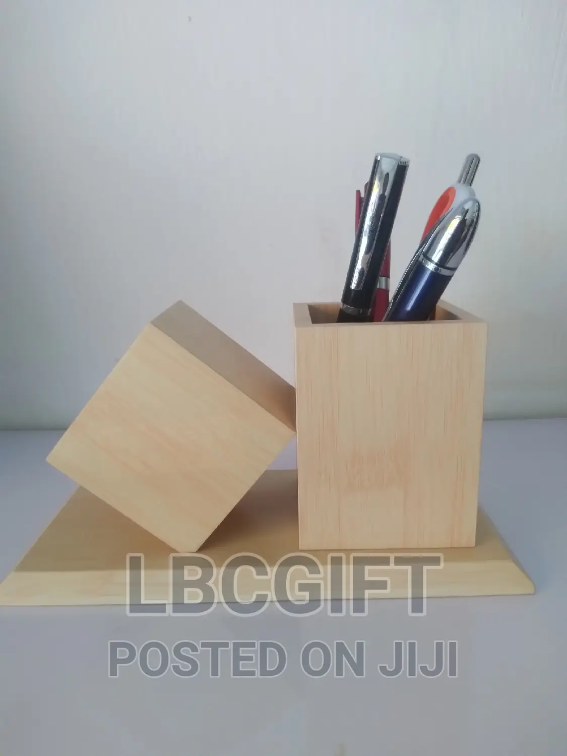 Multifunctional Wooden Pen Holder With Clock (Wholesales Only)