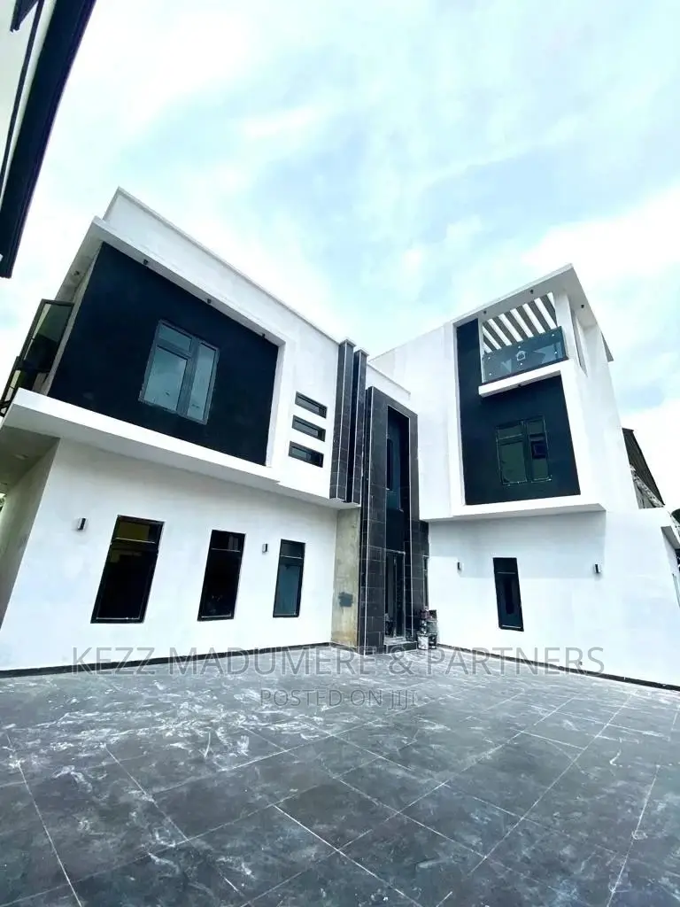 4bdrm Duplex in Dr Peter Odili, Port for sale