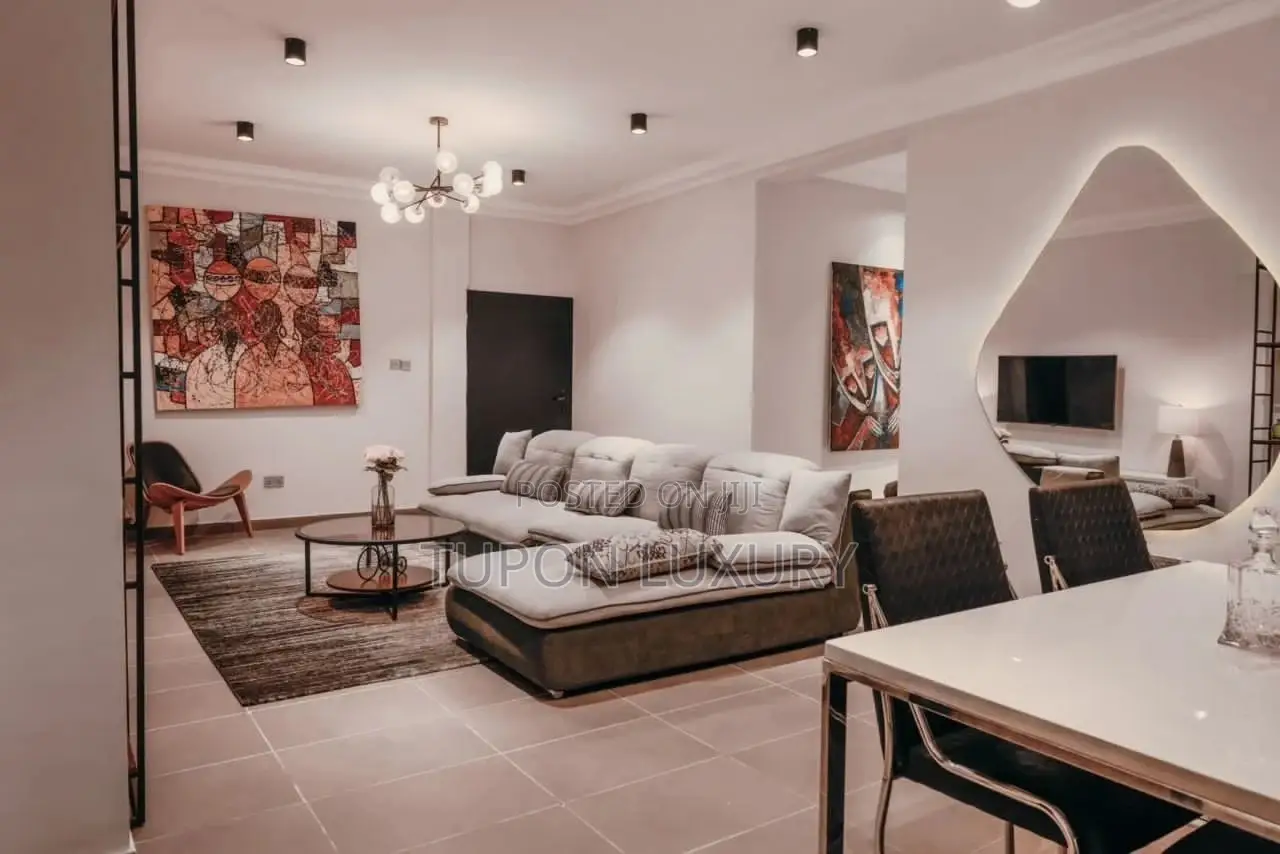 2bdrm With Swimming Pool in Oniru.