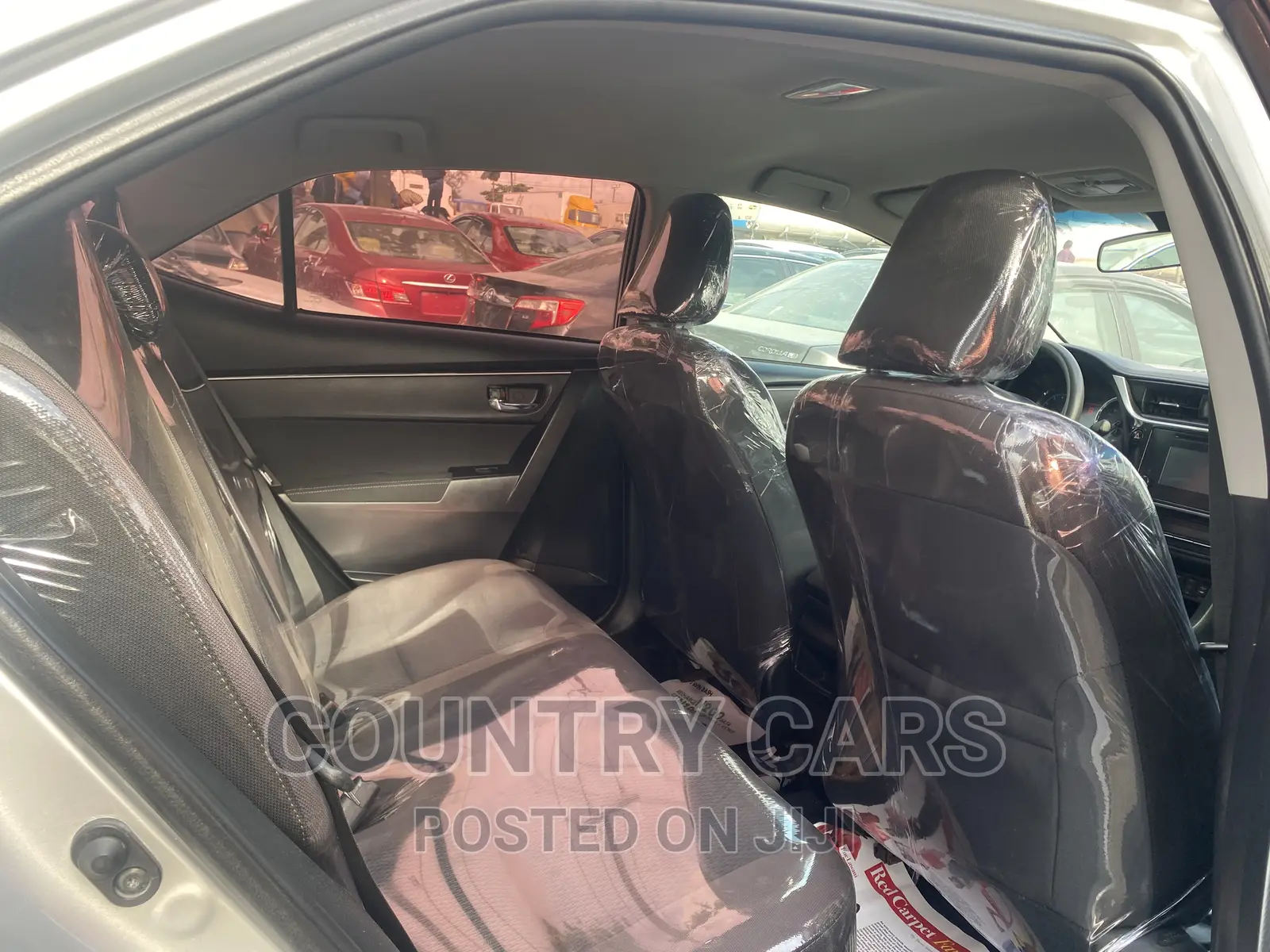 Toyota Corolla LE (1.8L 4cyl 2A) 2018 Silver