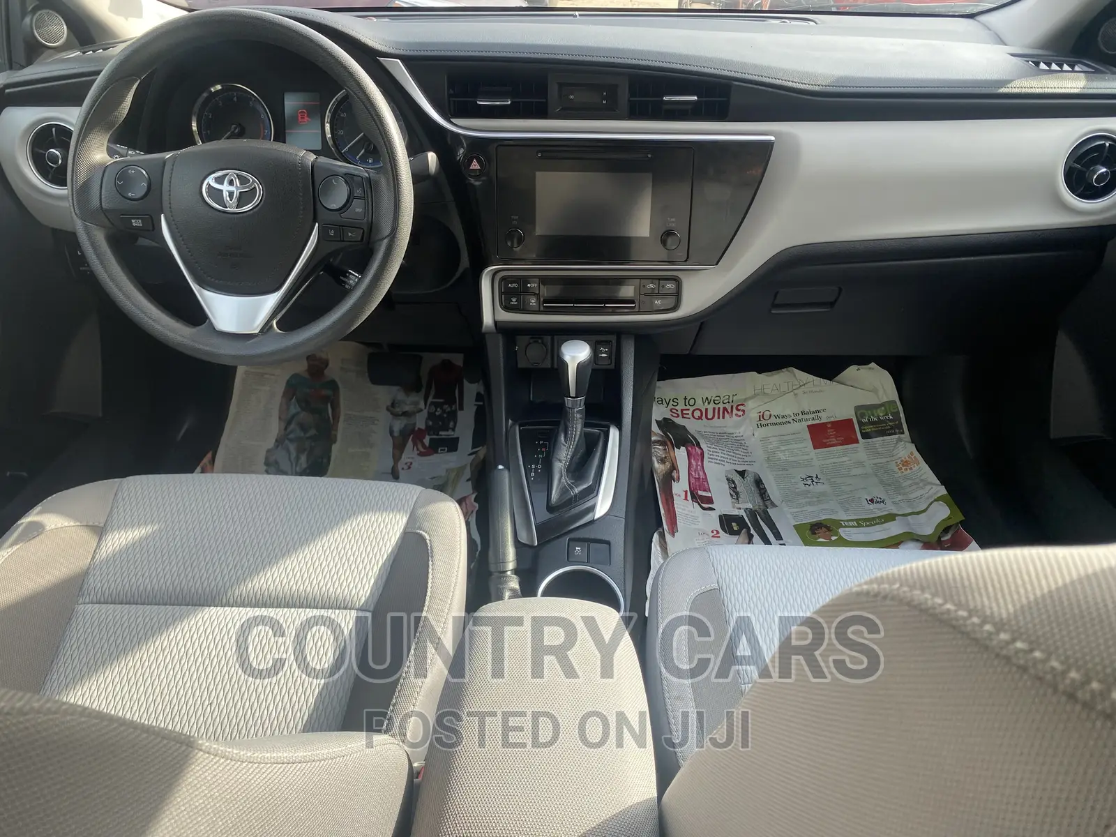 Toyota Corolla LE (1.8L 4cyl 2A) 2019 Gray