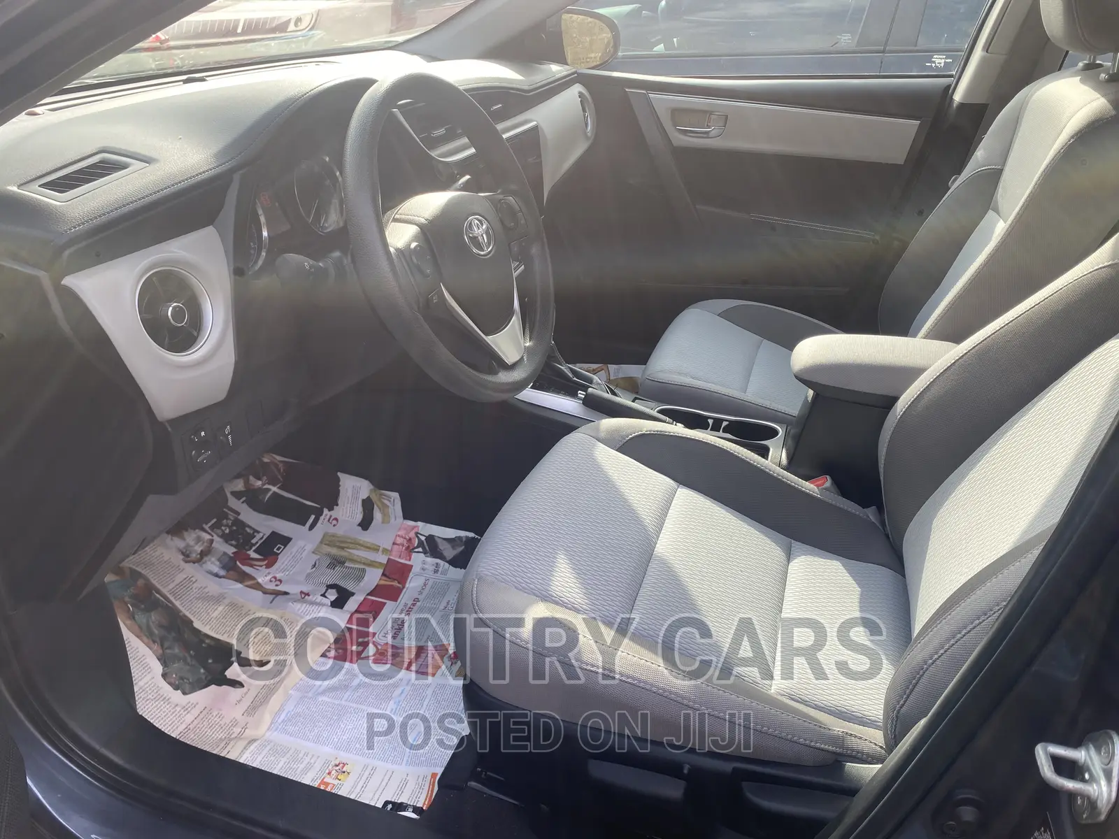Toyota Corolla LE (1.8L 4cyl 2A) 2019 Gray