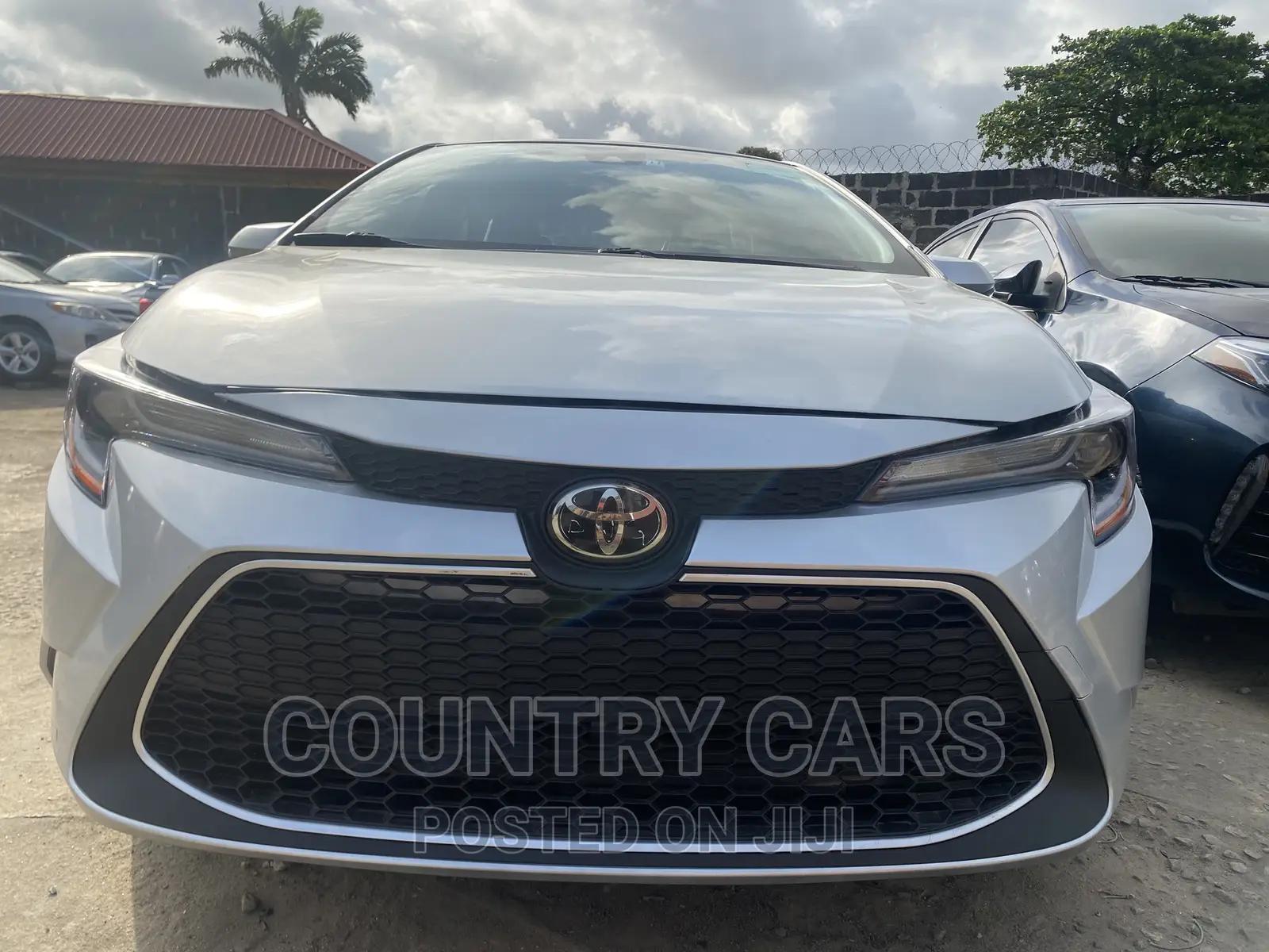 Toyota Corolla LE 2021 Silver