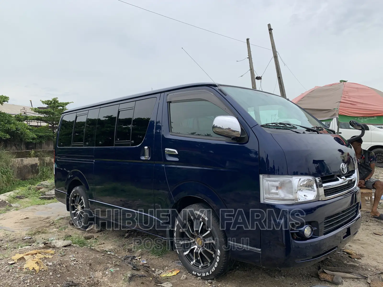 Toyota HiAce 2010 Blue
