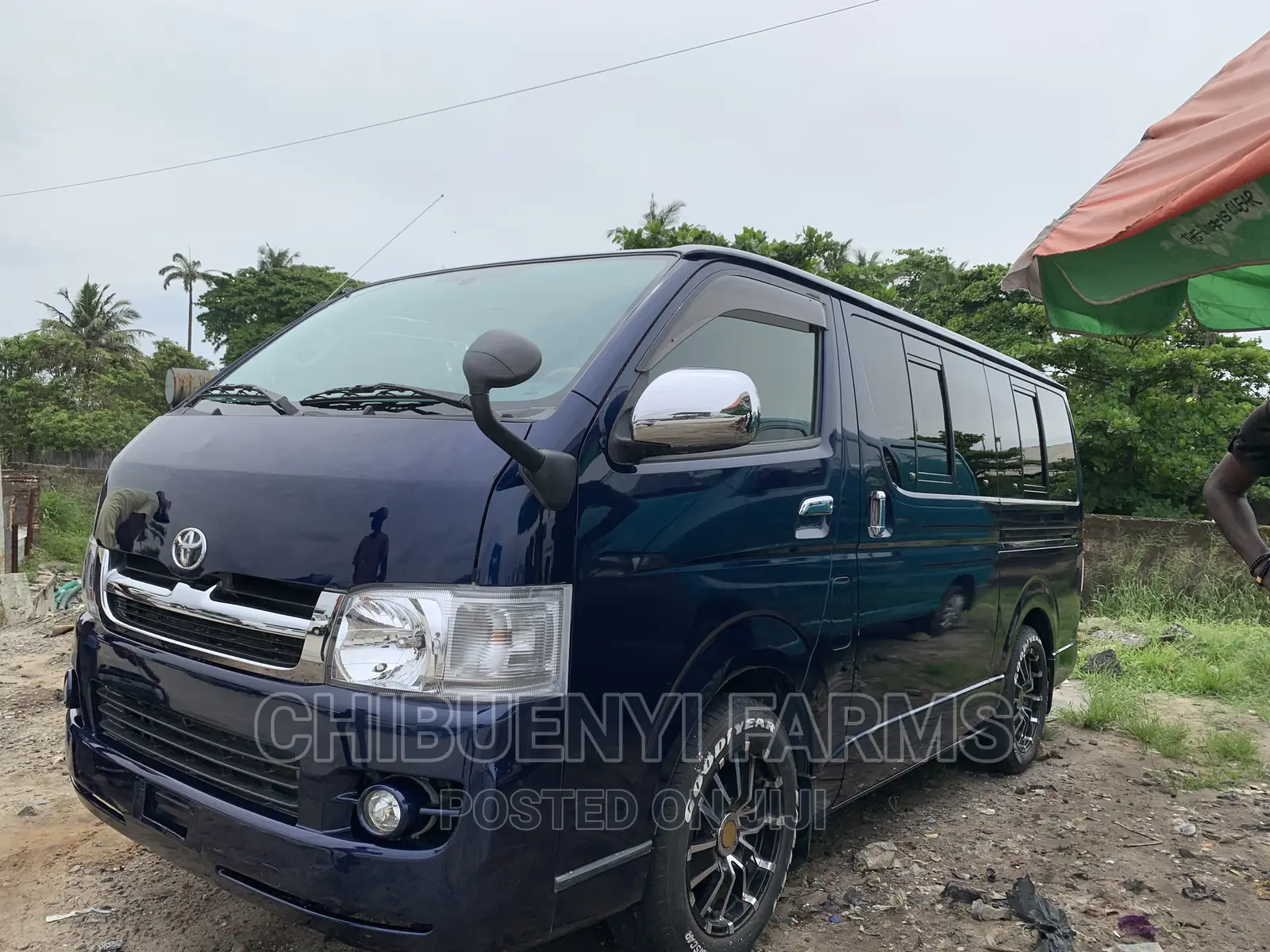 Toyota HiAce 2010 Blue