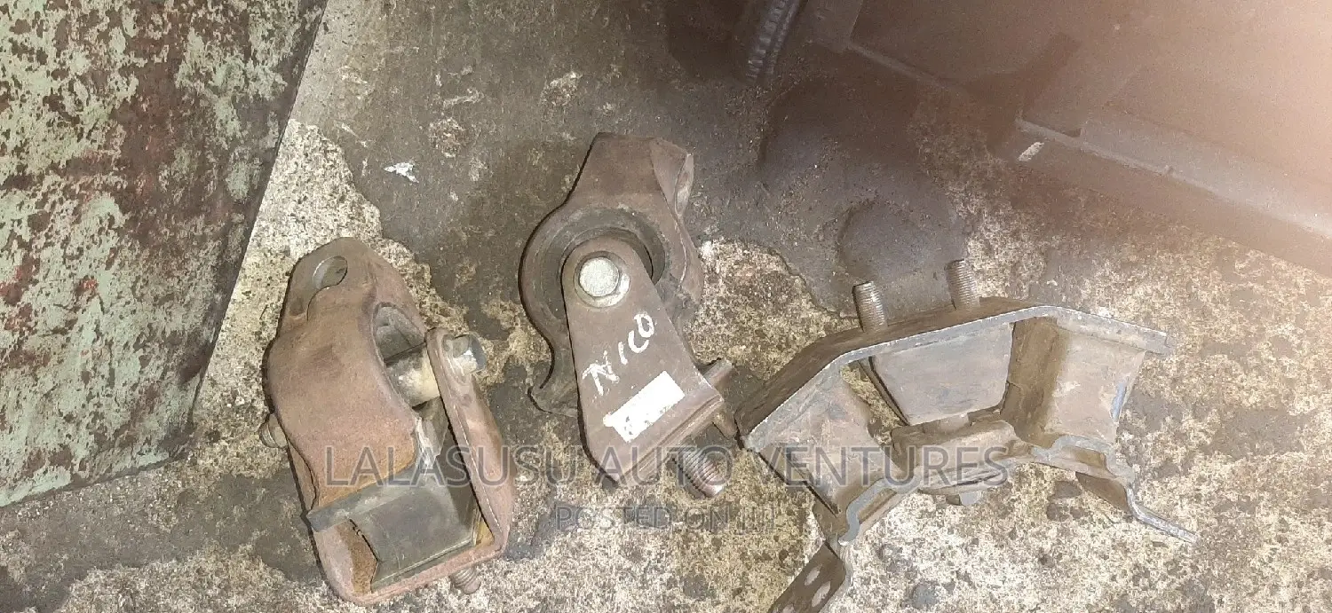 Engine and Transmission Mounts Ford Ranger 2013