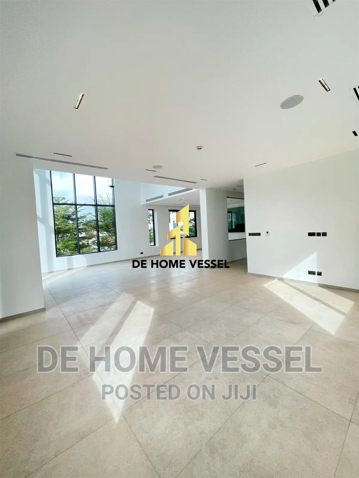 5bdrm Duplex in Banana Island for sale