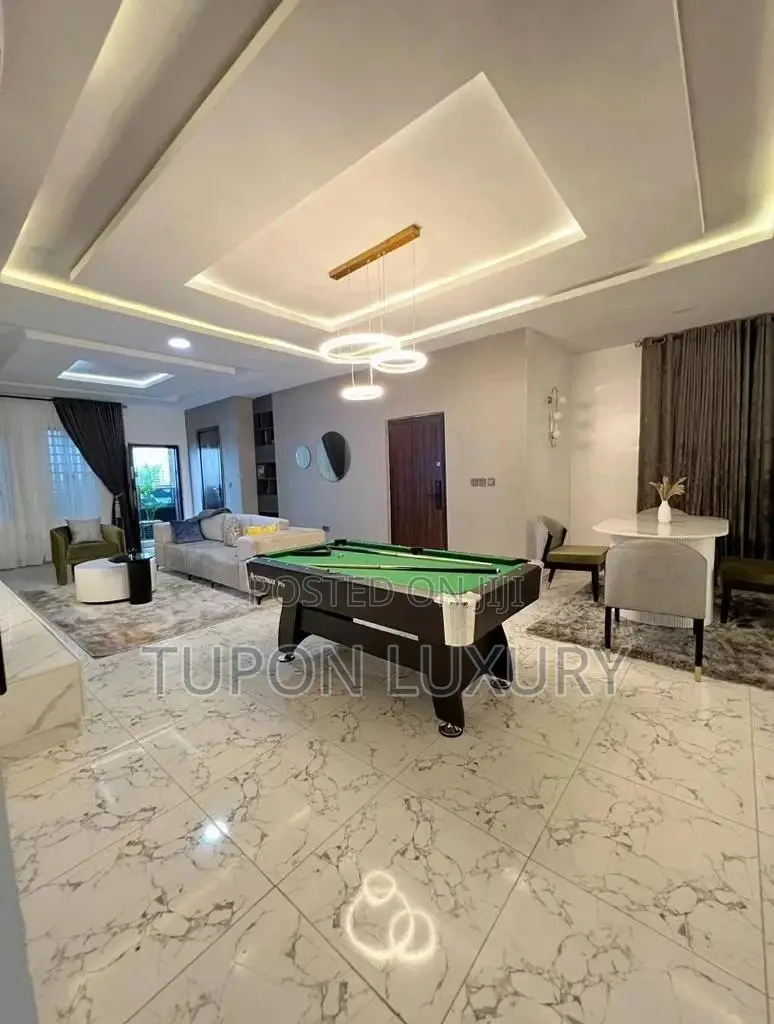 Luxury 2 Bedroom Pent House With Snooker