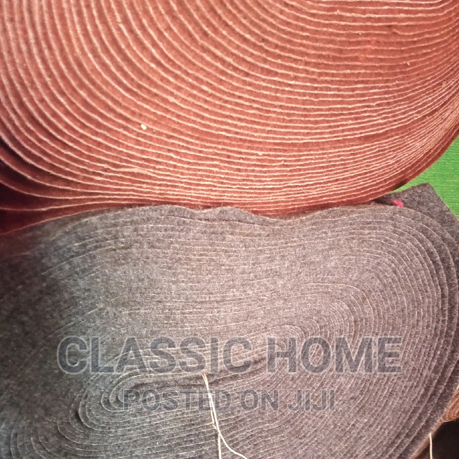 Original Wall to Wall Rug in Surulere
