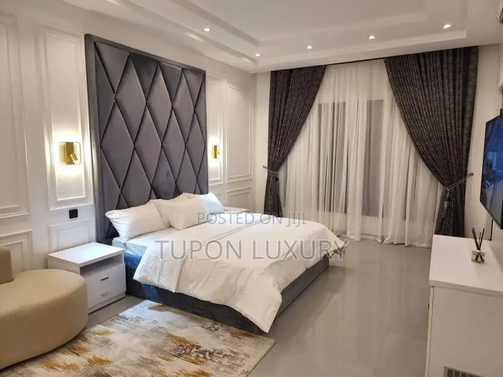 4bedroom Waterfront Duplex in a Call to Access Estate