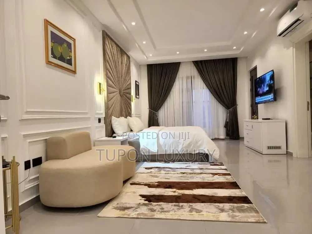 4bedroom Waterfront Duplex in a Call to Access Estate