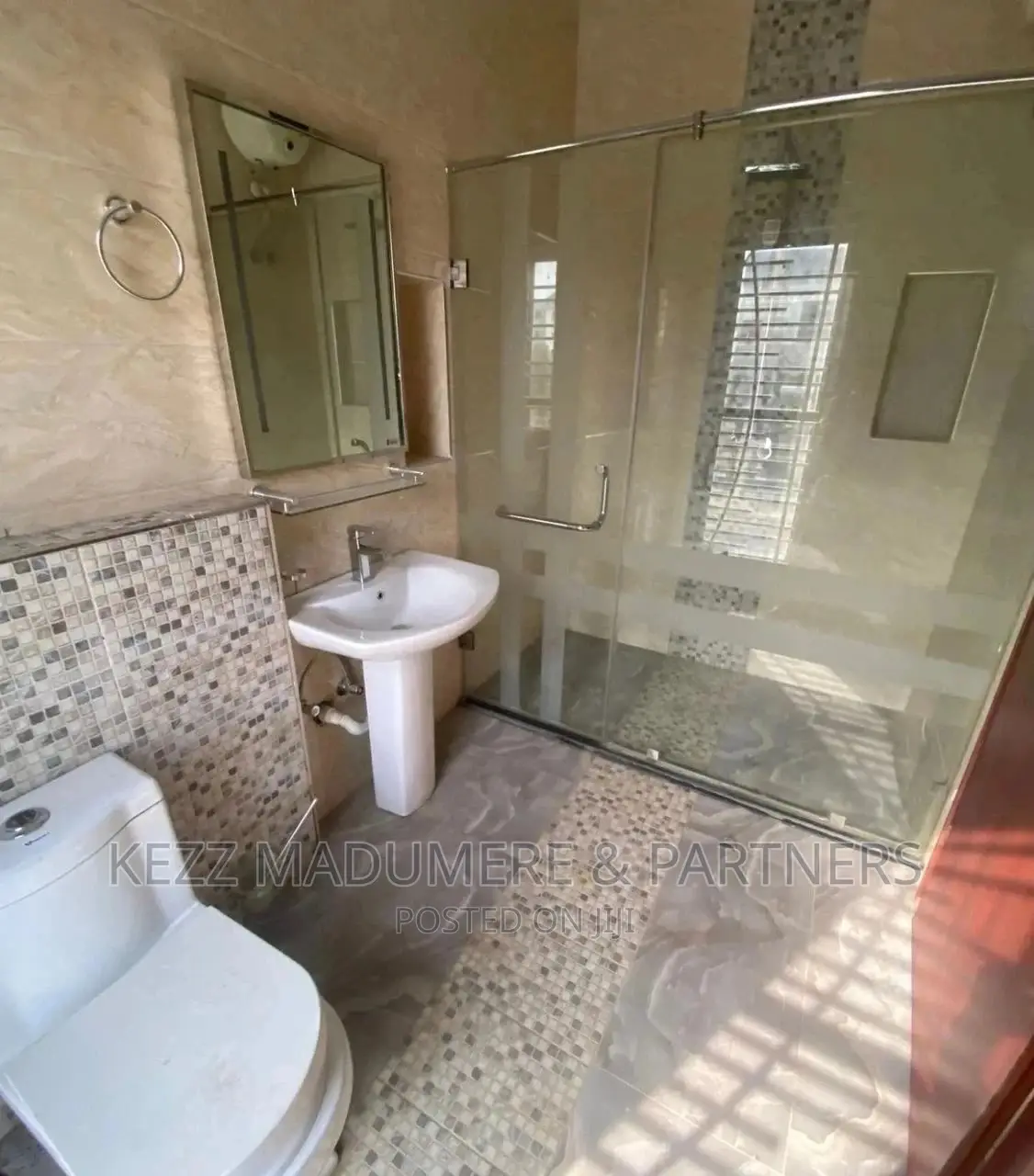 8bdrm Duplex in Asokoro Extension, for sale