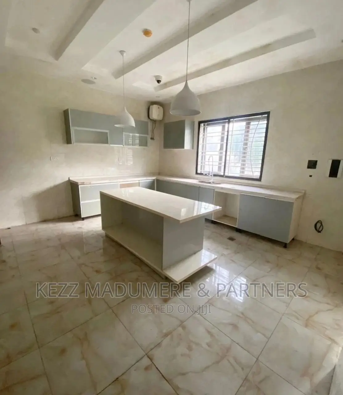 8bdrm Duplex in Asokoro Extension, for sale