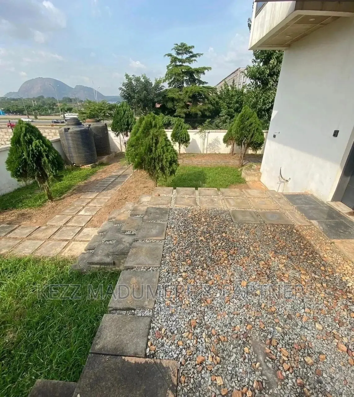 8bdrm Duplex in Asokoro Extension, for sale