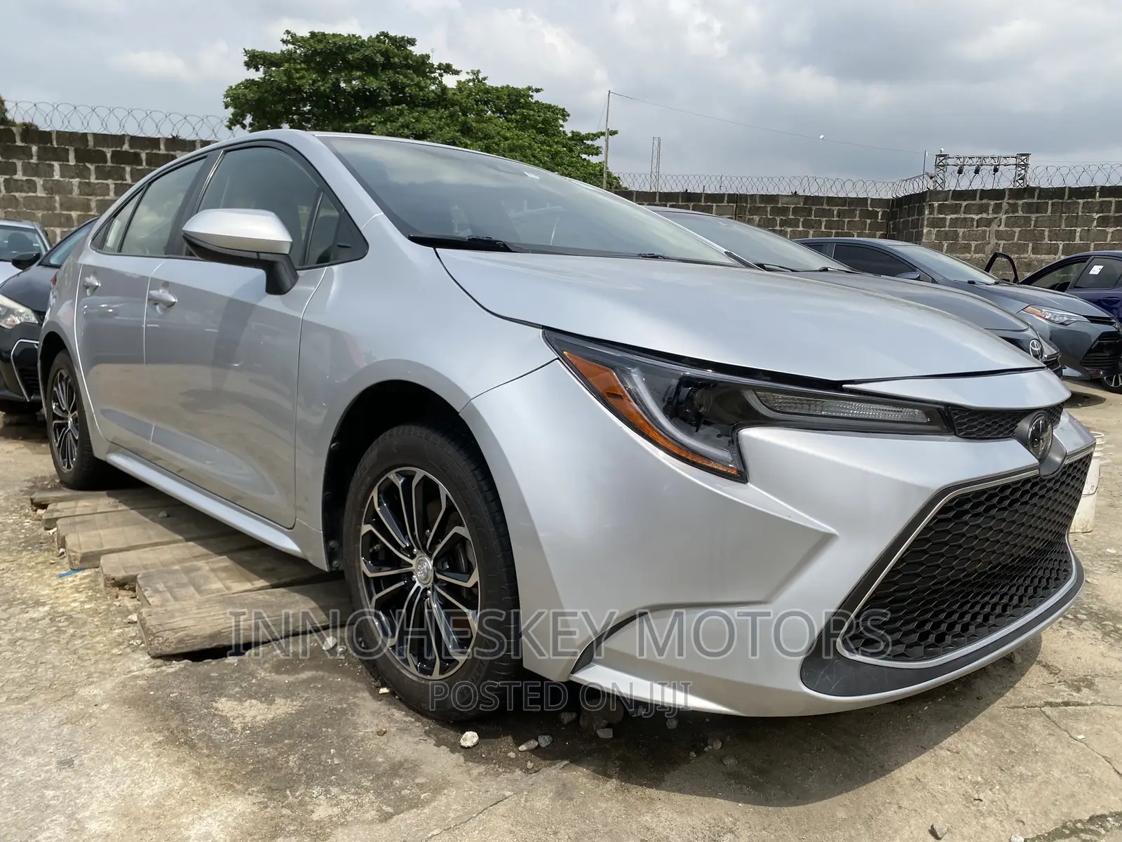 Toyota Corolla LE 2021 Silver