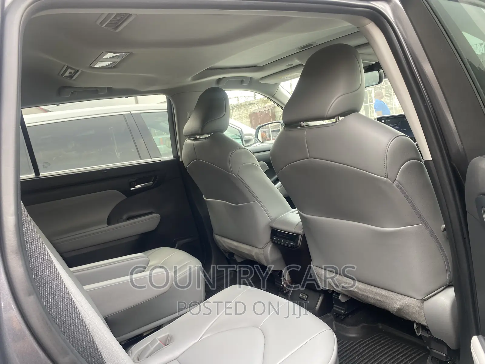 Toyota Highlander XLE 2021 Gray