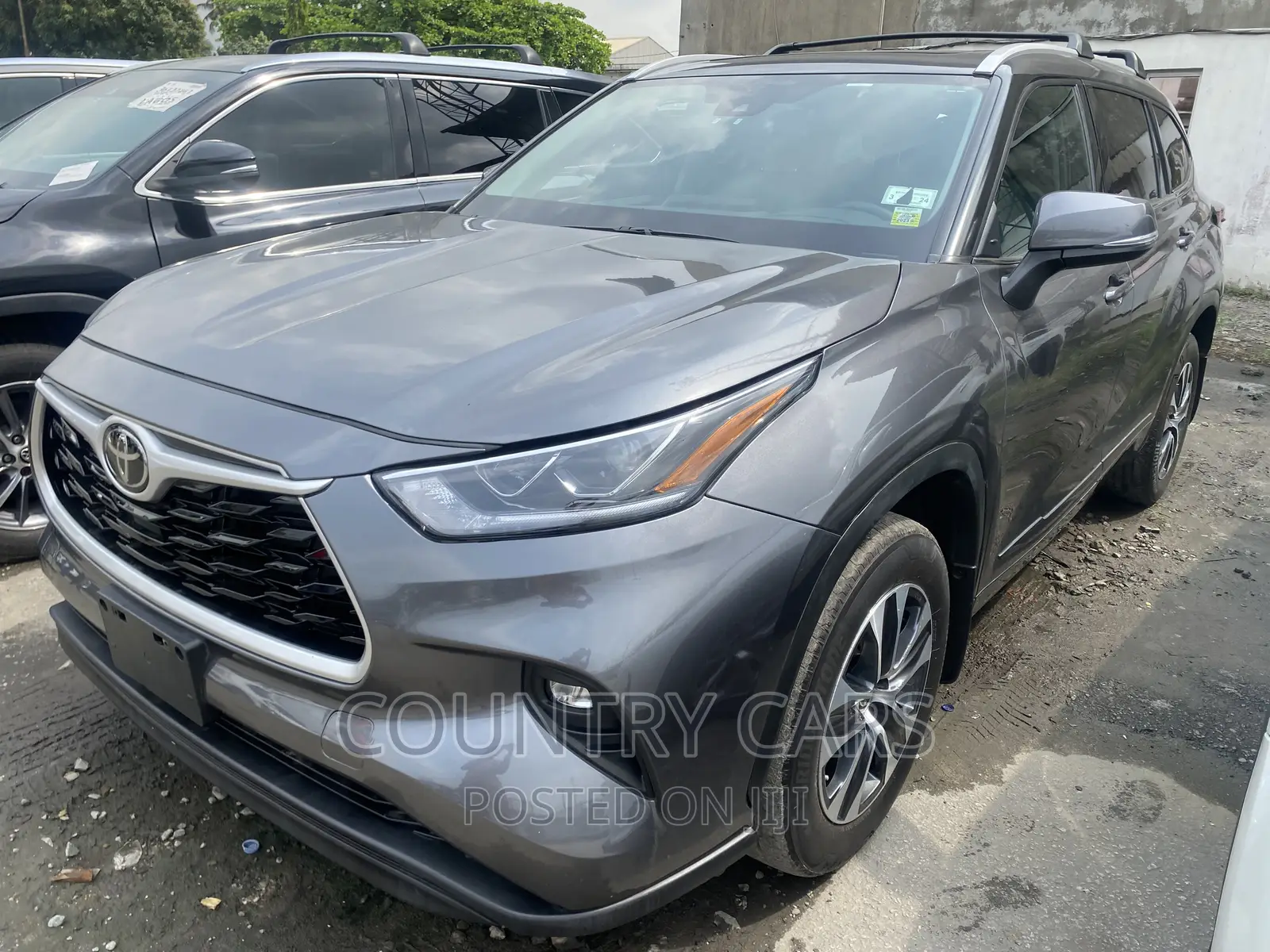 Toyota Highlander XLE 2021 Gray