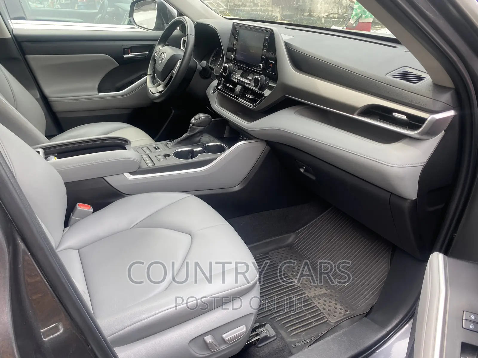 Toyota Highlander XLE 2021 Gray