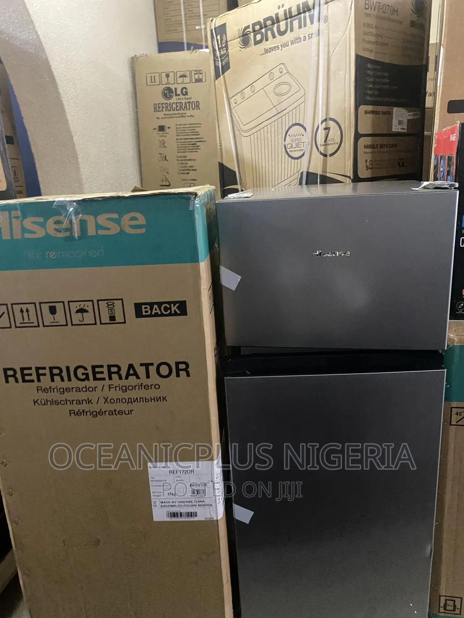 Standard Hisense Top Refrigerator With Lock and Key