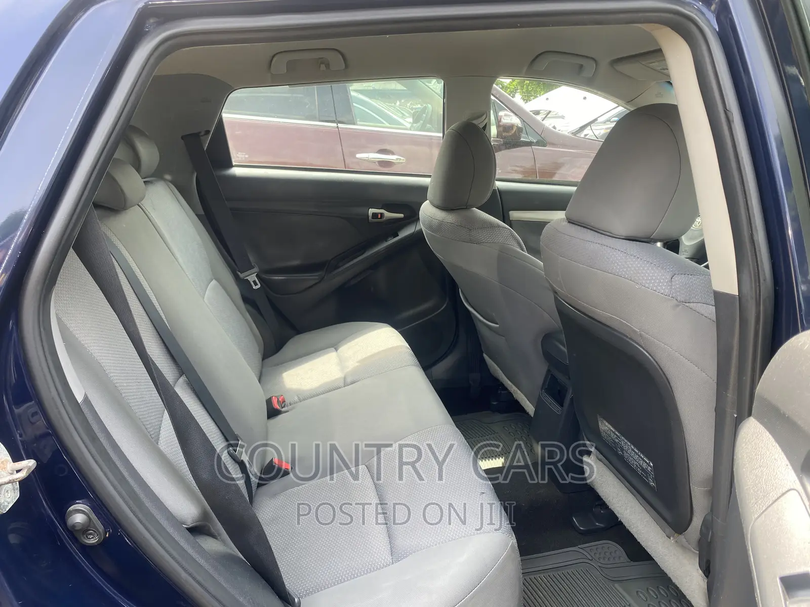 Toyota Matrix Hatchback FWD (1.8L 4cyl 5M) 2010 Blue