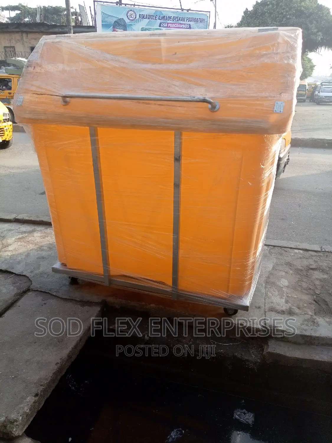 2000 Liter 100 Percent Rubber Geepee Waste Bin