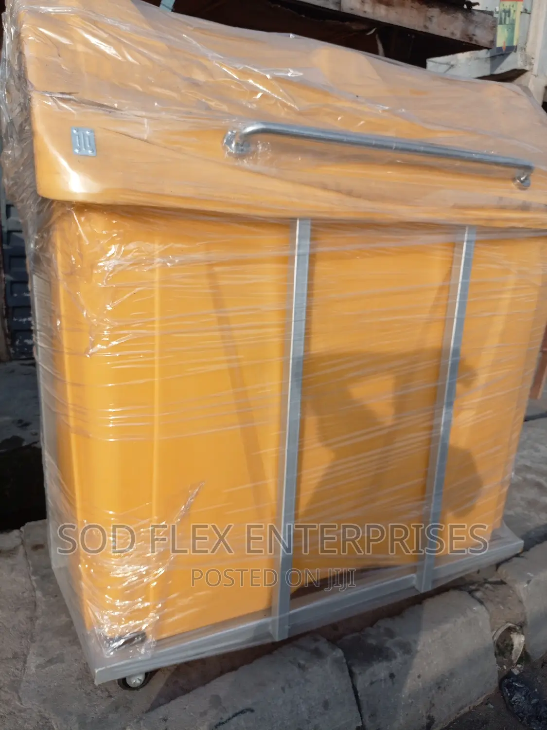 2000 Liter 100 Percent Rubber Geepee Waste Bin