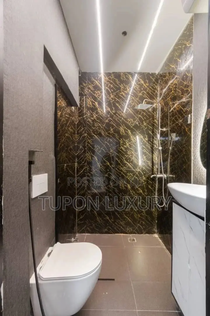 Lovely 1bedroom Apartment in Lekki Phase 1 With Bath Tub
