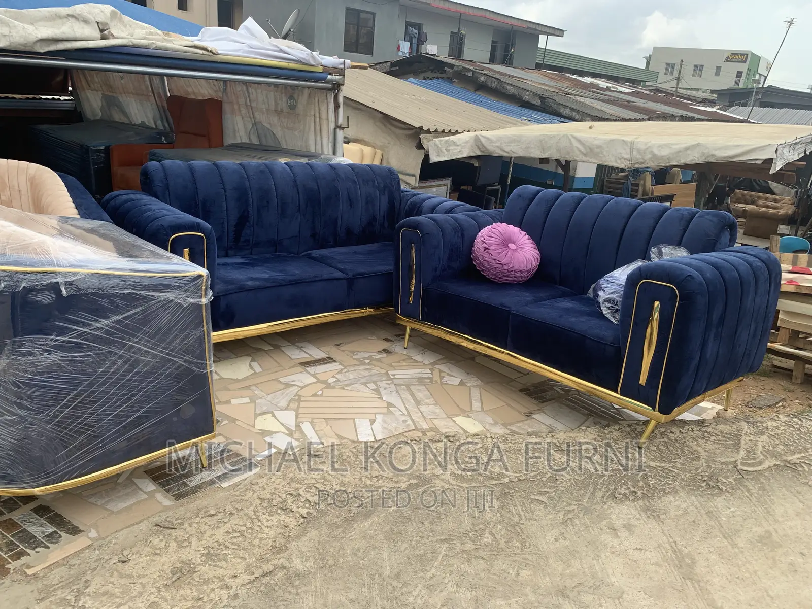 Adorable 7 Seaters Sofa