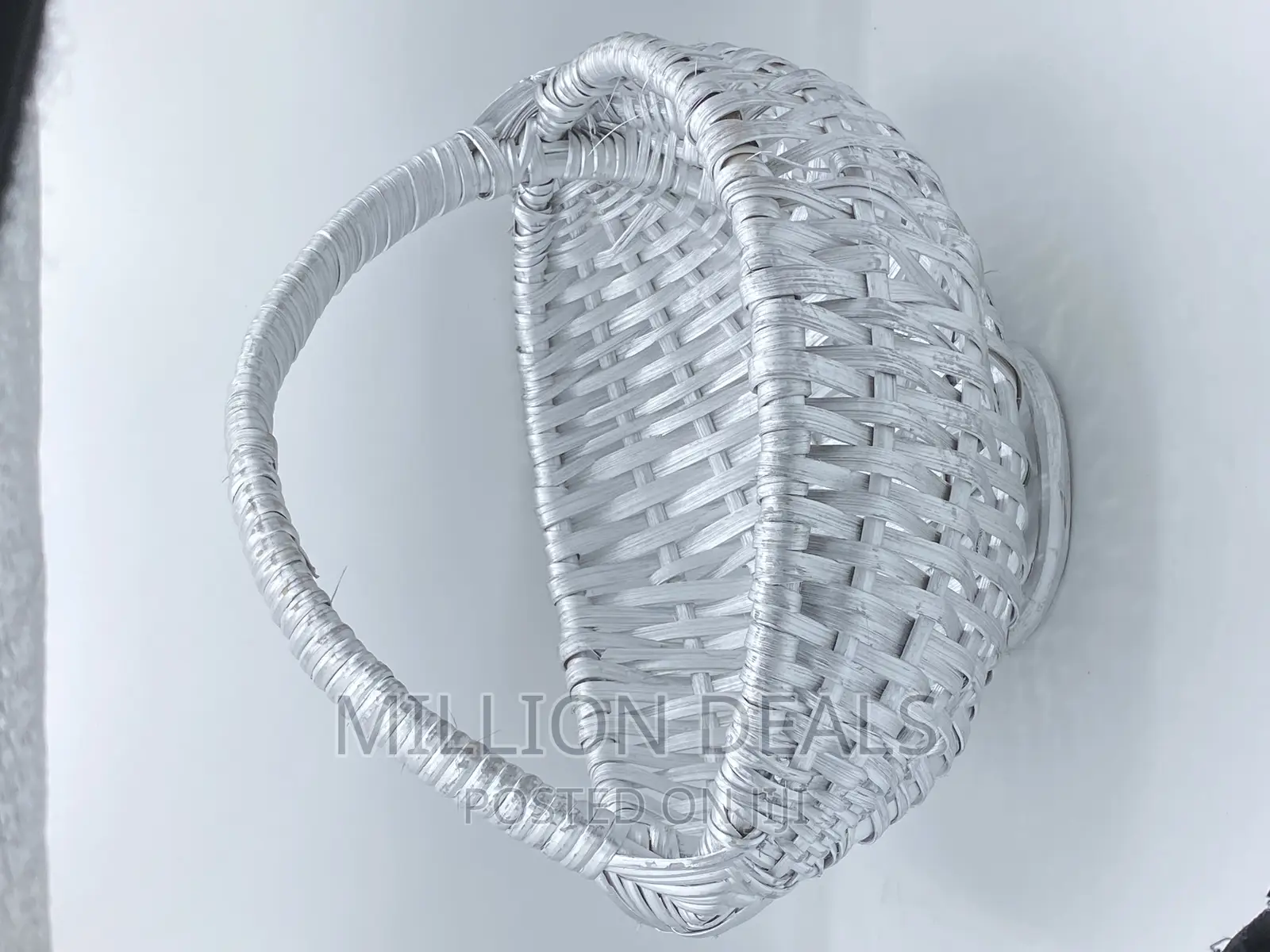 Straw Classic Fruits Silver Basket