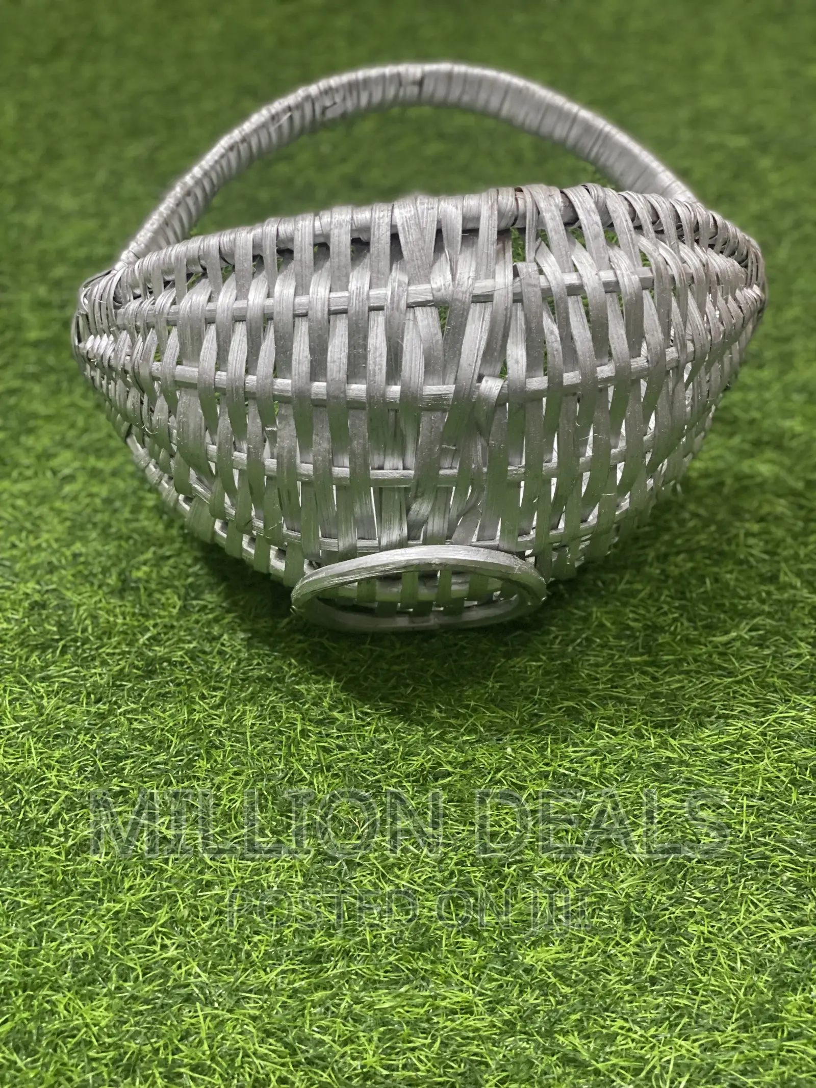 Straw Classic Fruits Silver Basket