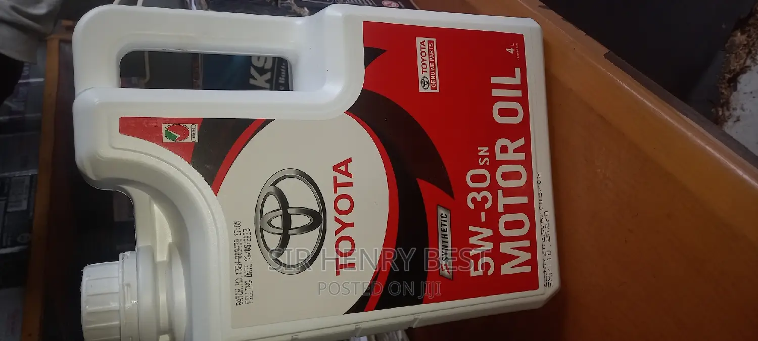 Toyota Genuine Synthetic Engine Oil 5w 30