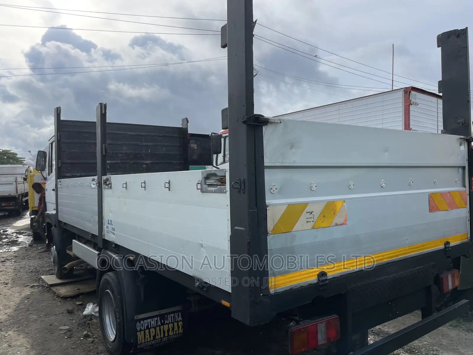 Mercedes Benz Heavy Duty Truck