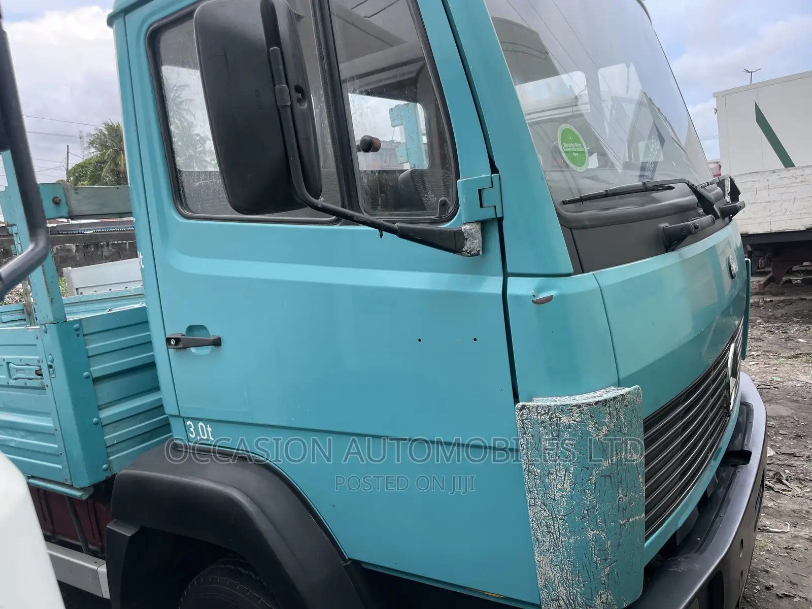 Mercedes Benz Heavy Duty Truck