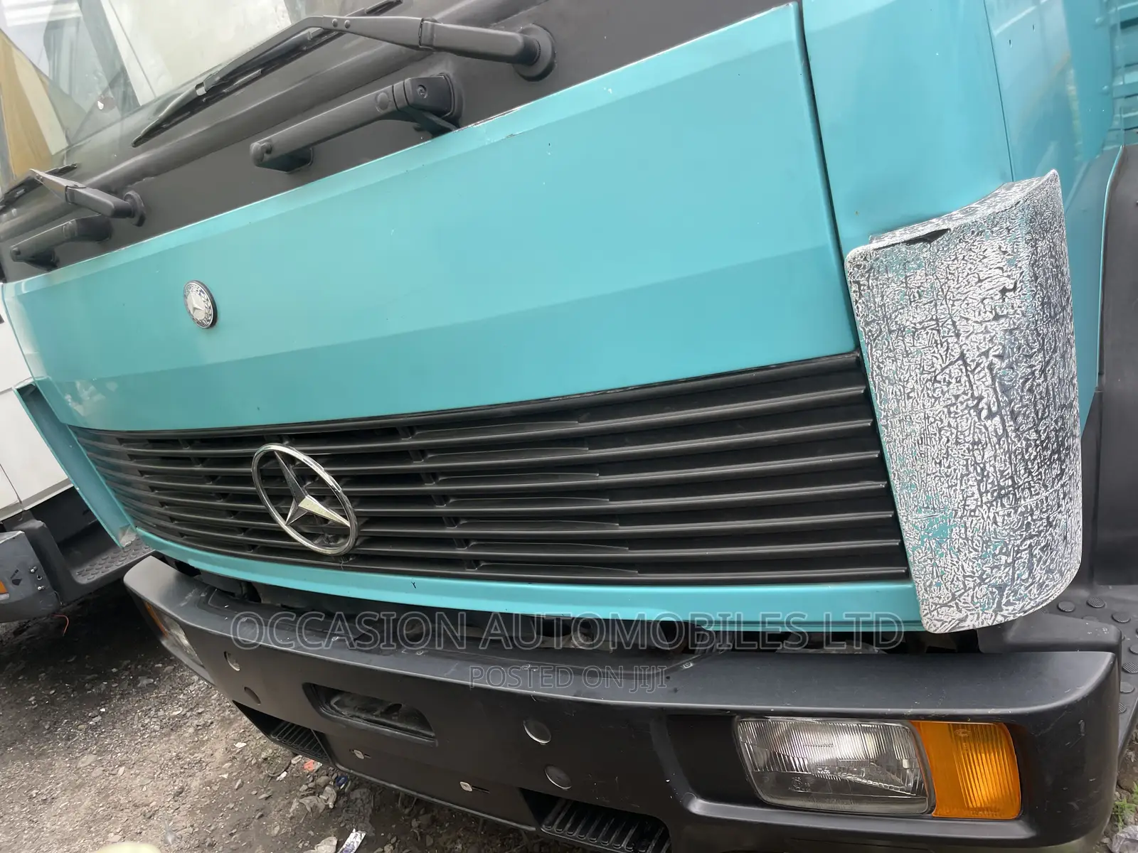 Mercedes Benz Heavy Duty Truck