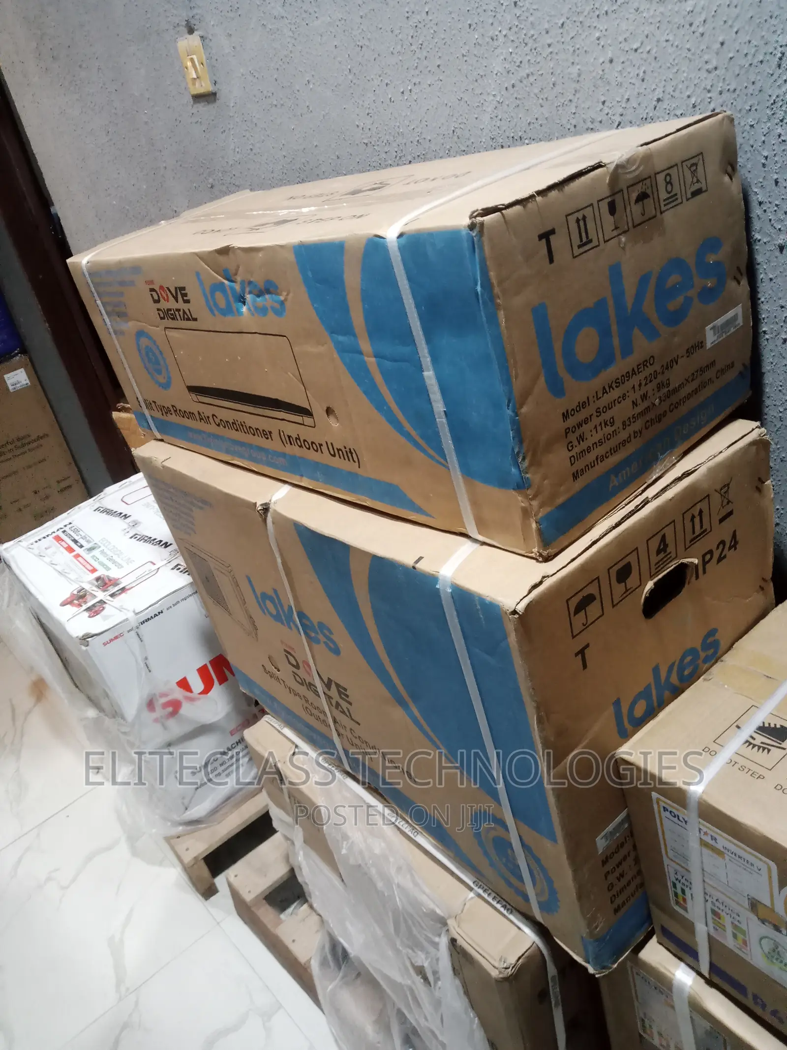 Standard Outdoor Indoor Lakes Air Conditioner (LAKS09AERO)