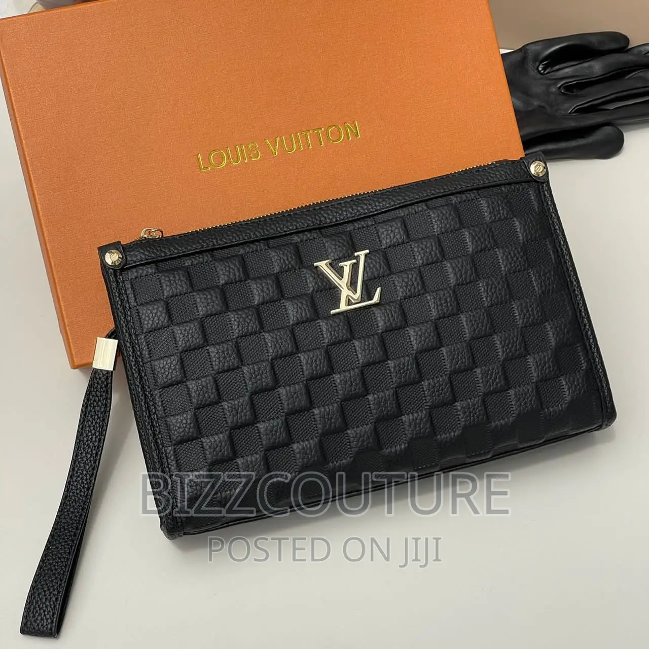 Original LOUIS VUITTON Clutches Bags Available in Store