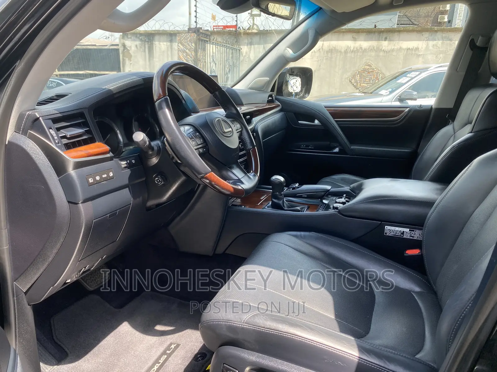 Lexus LX 570 AWD 2018 Black