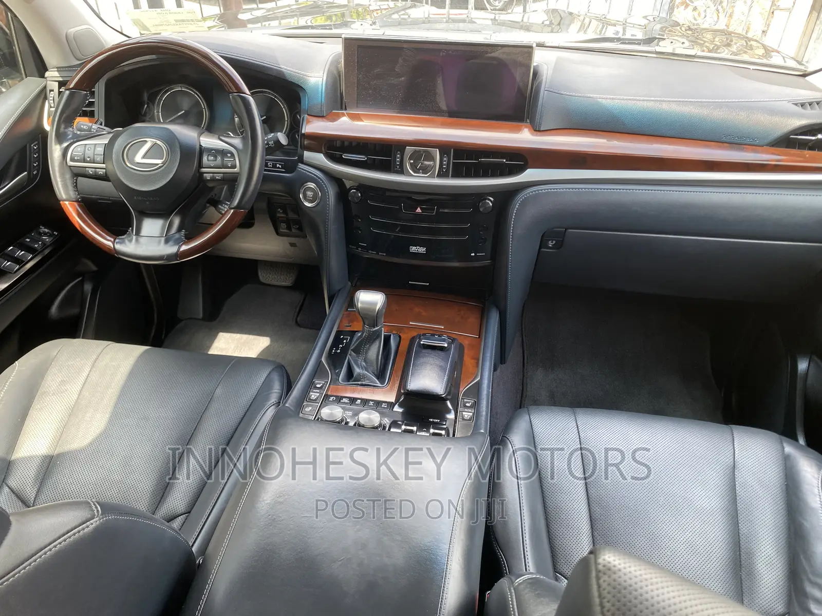 Lexus LX 570 AWD 2018 Black